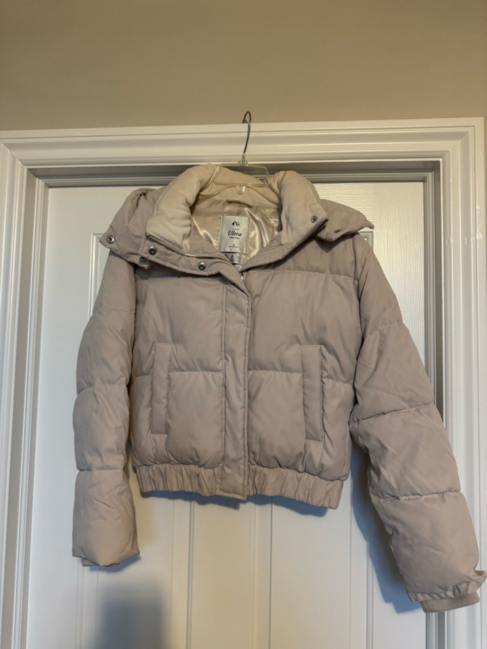 Abercrombie & Fitch Ultra Puffer Jacket in Soft Beige